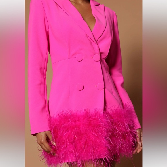 Pink feathered blazer dress - Picture 4 of 8